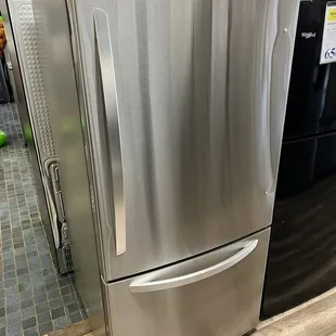 LG Bottom-Mount Refrigerator in Stainless Steel