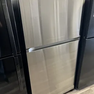 Samsung Top-Freezer Refrigerator in Stainless Steel