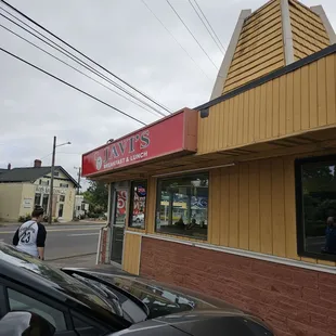 the outside of the restaurant