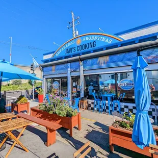 Façade and outdoor eating area