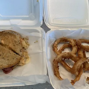 Ruben sandwich with onion rings