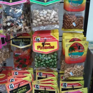 Snookumsss... hungry yet?  Loving the nutz in here!