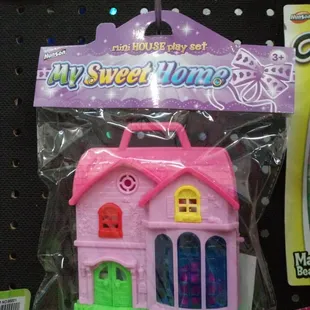 Oooohhhh mi casa de plastica!!!! Que linda y pink!