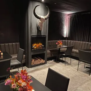 The ambiance here is gorgeous and cozy.