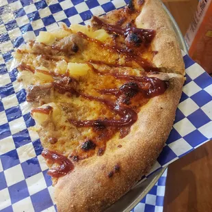 Kalua Sweet BBQ Pizza