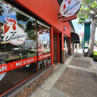 the outside of a restaurant