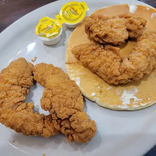 food, chicken wings and fried chicken