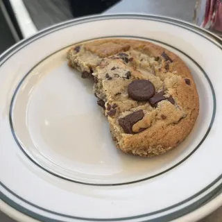 CHOCOLATE CHIP COOKIE