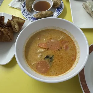 Red curry chicken lunch special