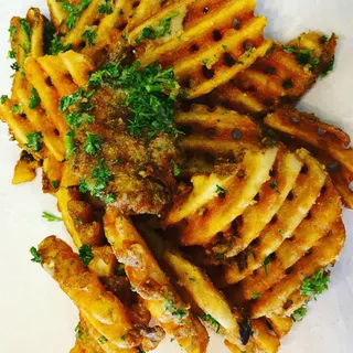 GARLIC WAFFLE FRIES