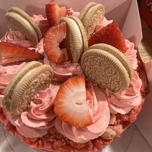 Strawberry Crunch Cheesecake