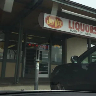 the front of a liquor store
