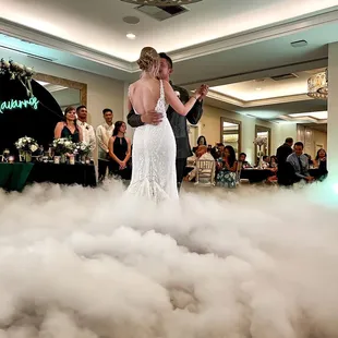 DANCING ON THE CLOUDS MACHINE