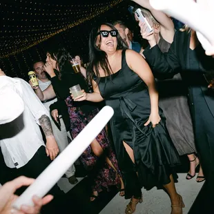 full dance floor at end of night