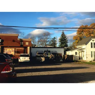 The building can be easy to miss if you are unfamiliar to the area. Can't miss the smells though!