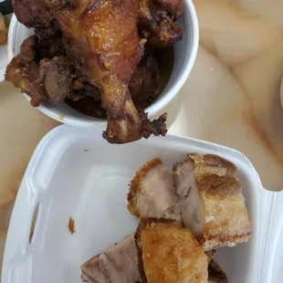 food, chicken wings and fried chicken