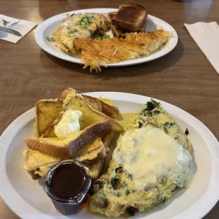 Omelet with French toast side. So much food!