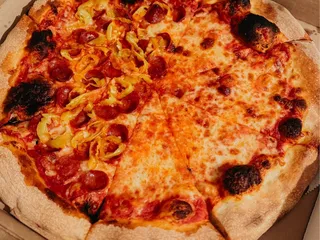 Badamos Pizza