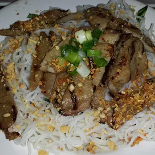 Grilled Sliced Pork Noodle Salad Bowl