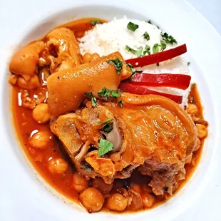 Guisado de Garbanzos con Patitas de Cerdo!