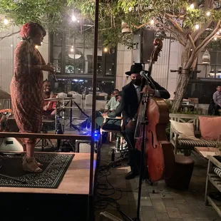 Ryan and guest singer