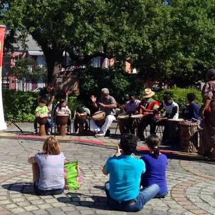 CONGO KIDS: interactive music workshop.
