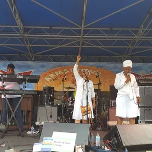 Zion Trinity plays Jazz in the park!