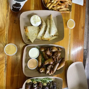 Amazing appetizers! Smoked fried mushrooms ate the bomb!