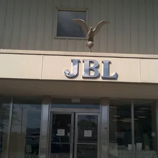 Picture of the front of the store.