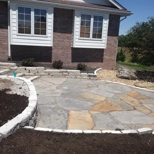Flagstone paver patio in Lincoln, NE.