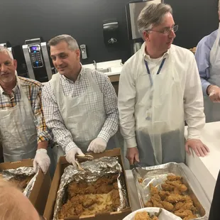 Pearson Inc., Lunch with Fried Chicken for 400