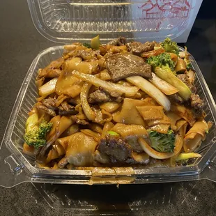 Beef chow fun