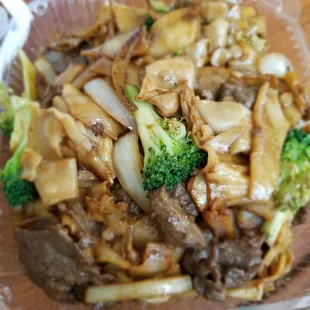 Beef chow fun (2/6/22)