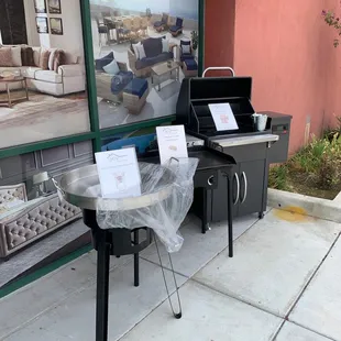 Outdoor grills and griddles