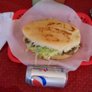 Torta de bistek con salsa verde