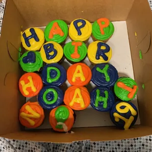 The "Y" was gone before I could ask for a photo.  Dark Chocolate and Butter Yellow flavored cupcakes.