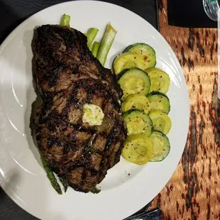 This is my favorite Steakhouse West of Fort Worth. The Staff are Awesome, the Atmosphere is Great and the food is Perfect Everytime