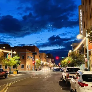 This was taken just outside the front door of the pizza place. Great neighborhood for an evening stroll.