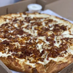 Chicken Alfredo Pizza with breakfast bacon