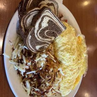 Western Omelette with hash browns &amp; rye toast!!!