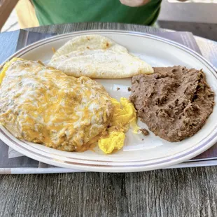 Green chile omelette