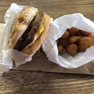 a hamburger and tater tots