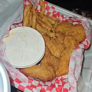 Chicken tender, Fries, mac and cheese