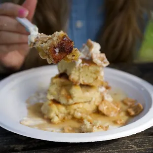 Knaus Berry Cinnamon Roll Pancake