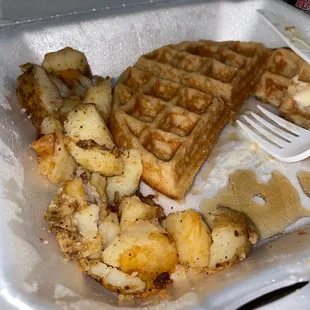 Belgium waffle &amp; home fries