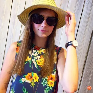 New summer arrivals from brands like Krewe Du Optic, Daniel Wellington, Equipment, The Giving Keys...the list goes on!
