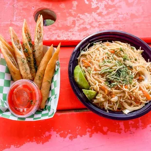 Lumpia 10pc   Veggie Pancit