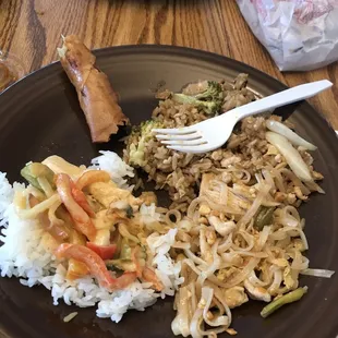 Red curry, spring roll, pineapple fried rice, pad Thai