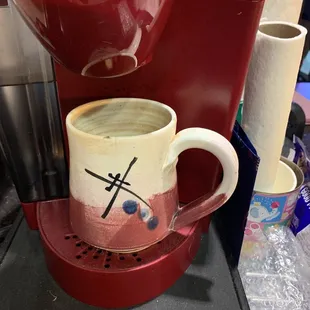 Hair line crack on mug after 10years.