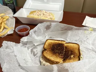Luke's Deli